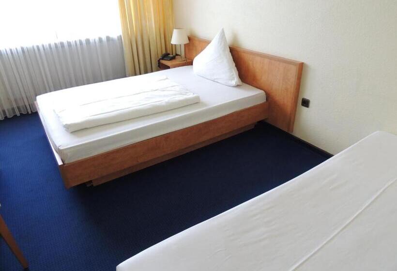 Отель Am Flughafen