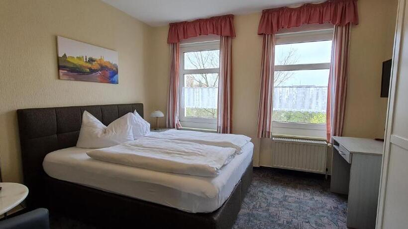 فندق Am Sudenburger Hof