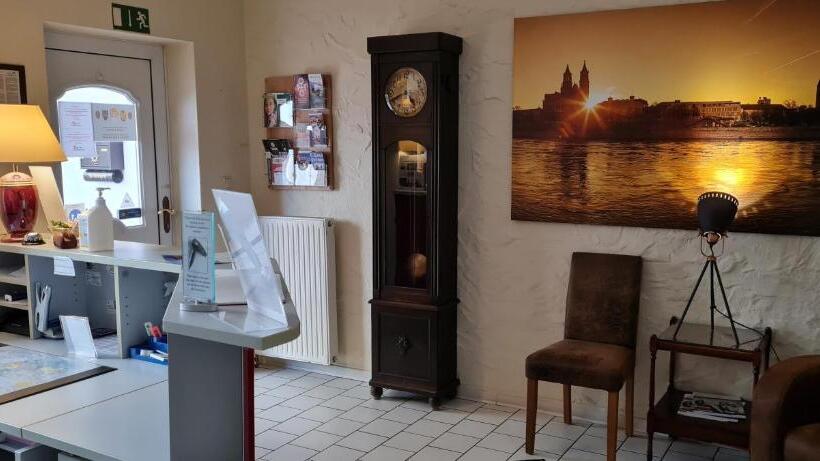 فندق Am Sudenburger Hof