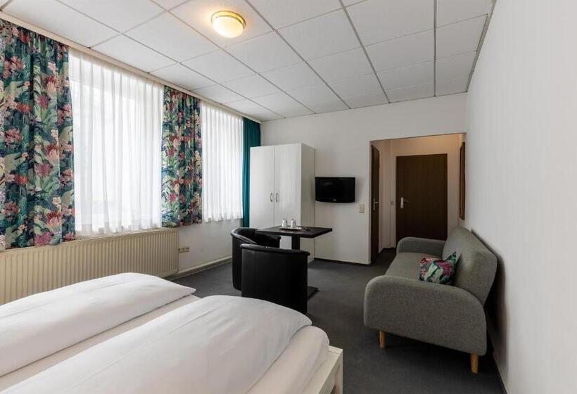 Отель Annet Garni