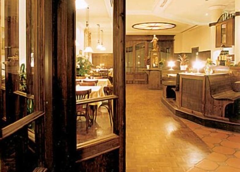 ホテル Bb Bahnhof Bertsdorf