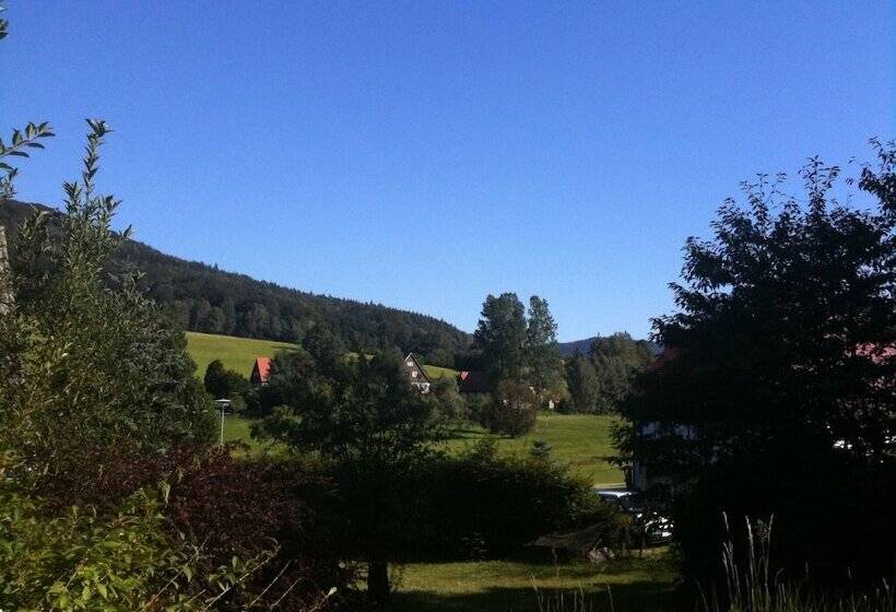 ホテル Bb Bahnhof Bertsdorf