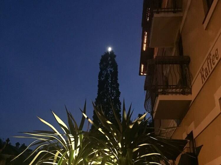 ホテル Bb Bahnhof Bertsdorf