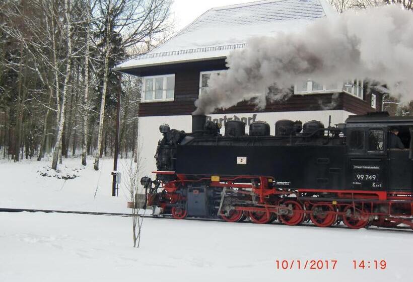 ホテル Bb Bahnhof Bertsdorf