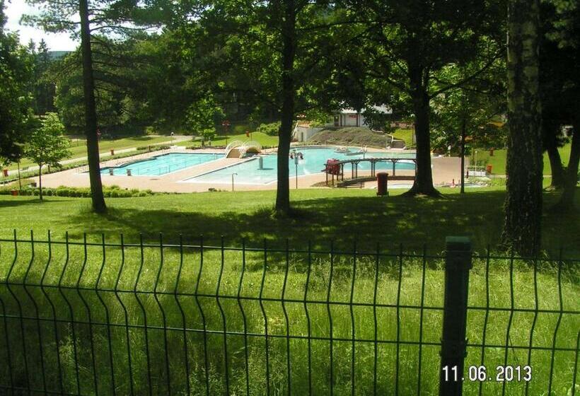 ホテル Bb Bahnhof Bertsdorf