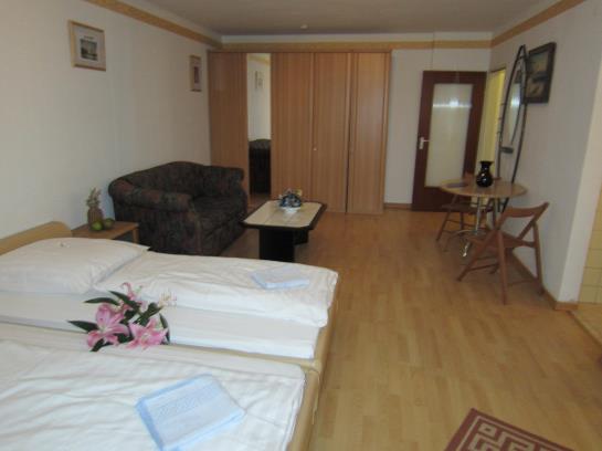 Bed and Breakfast City Pension Storch 1