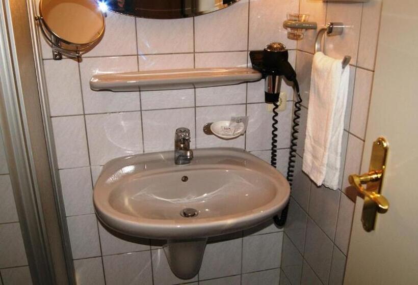 호텔 Deutsches Haus