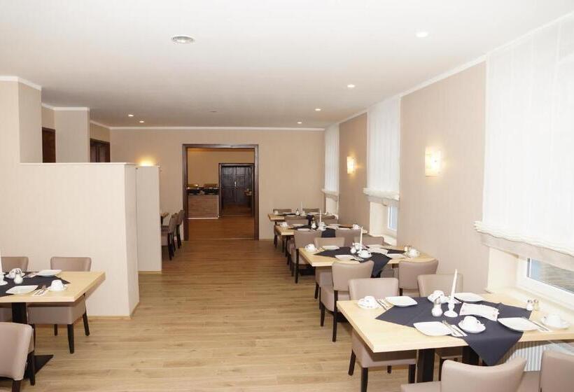 호텔 Deutsches Haus