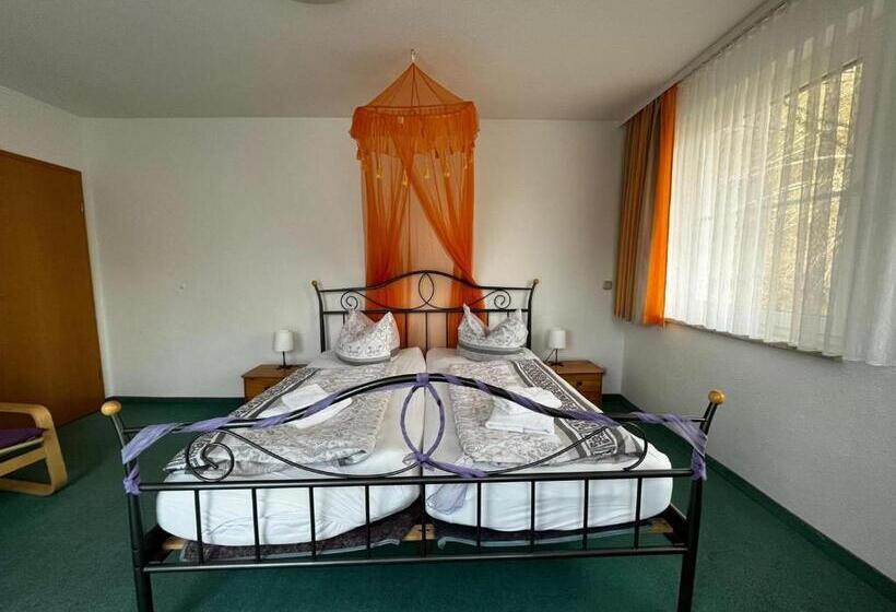 호텔 Feriendorf Waldfrieden