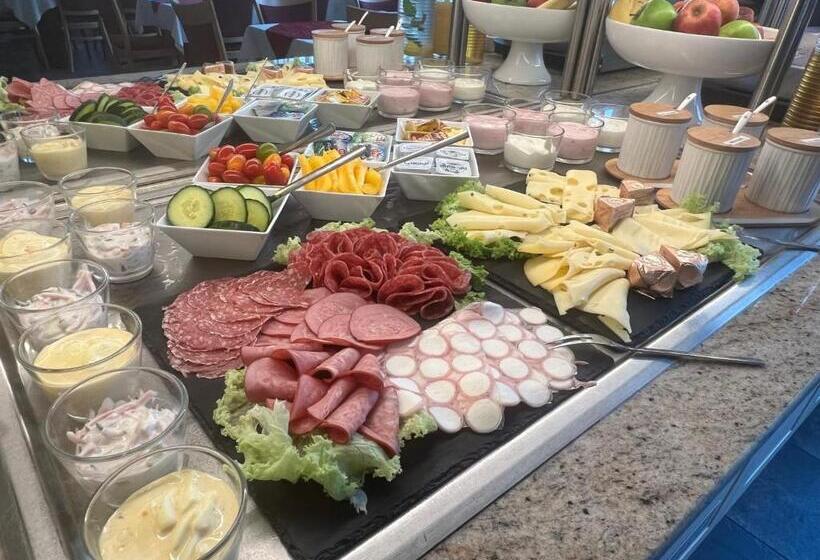 Отель Garni Am Domplatz