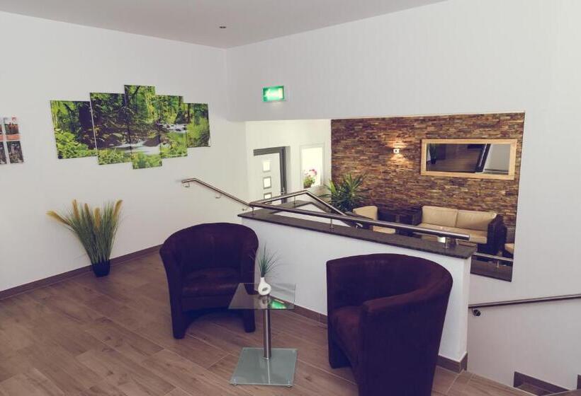 בית מלון כפרי Garni Reis