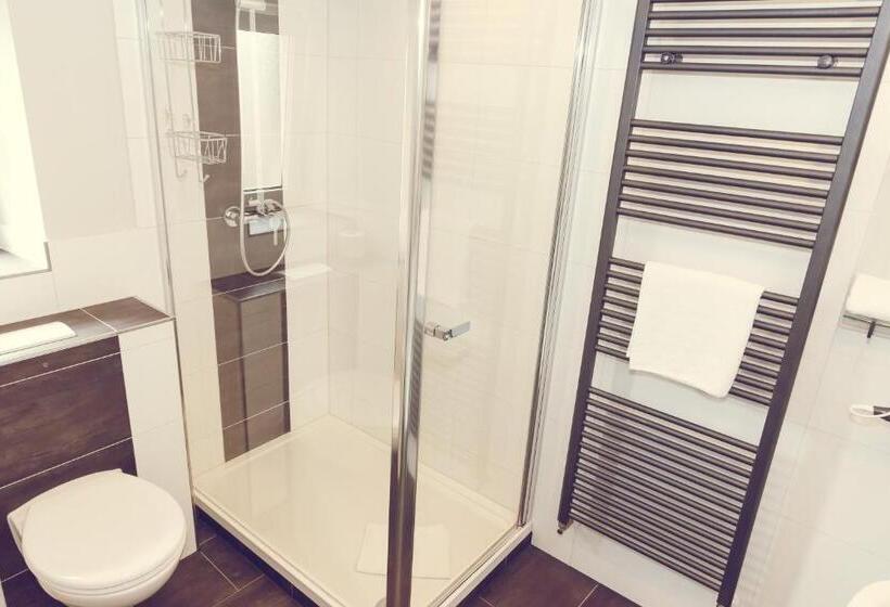 בית מלון כפרי Garni Reis