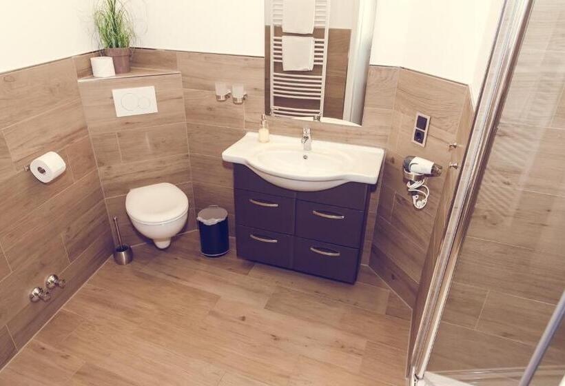 בית מלון כפרי Garni Reis