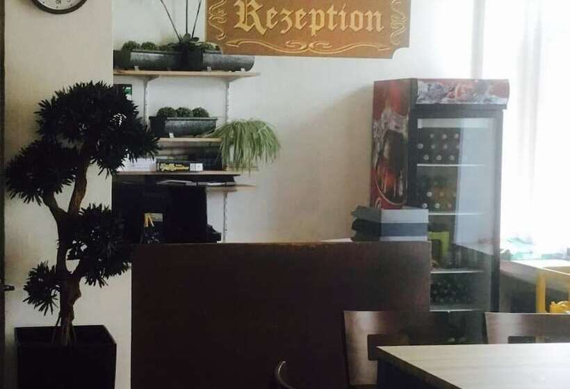 Отель Goldener Hahn