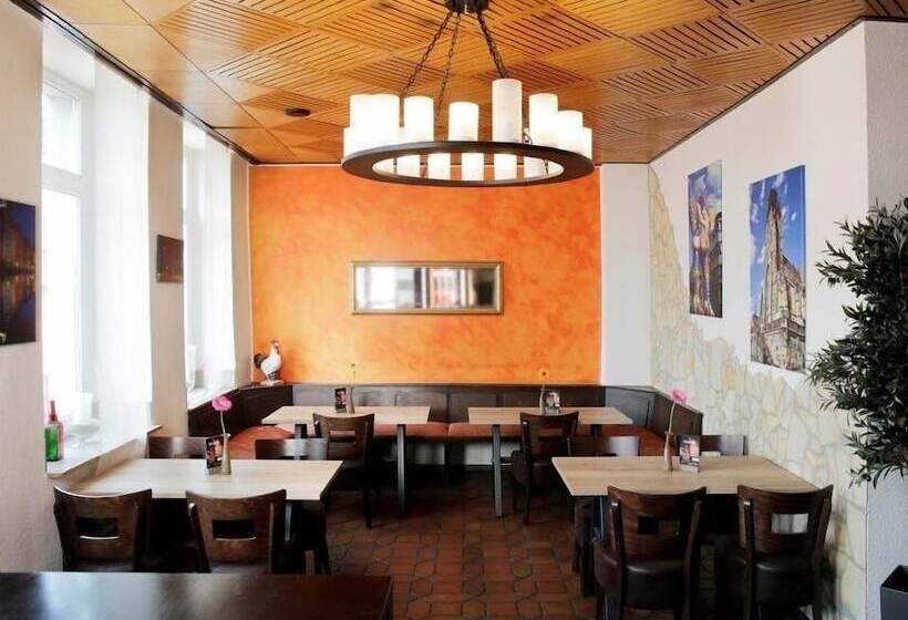 酒店 Goldener Hahn