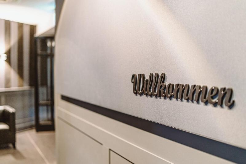 هتل &repeat Köln Airport