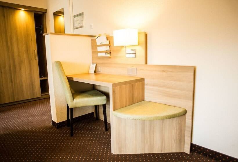 هتل Landgasthof Zum Grünen Walde