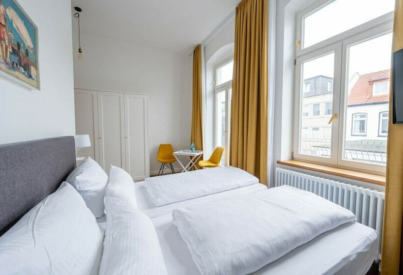 هتل Logierhaus Am Rathaus