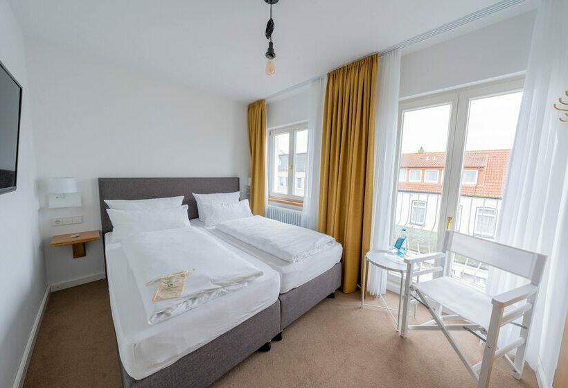 هتل Logierhaus Am Rathaus