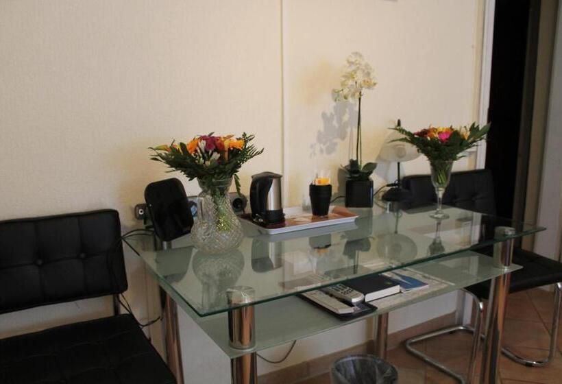 בית מלון כפרי Müller Köln