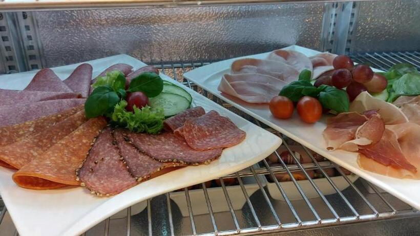 בית מלון כפרי Müller Köln