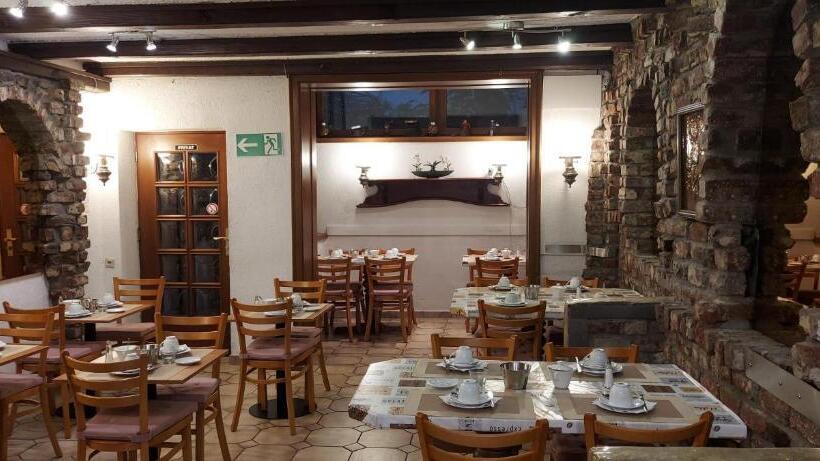 בית מלון כפרי Müller Köln