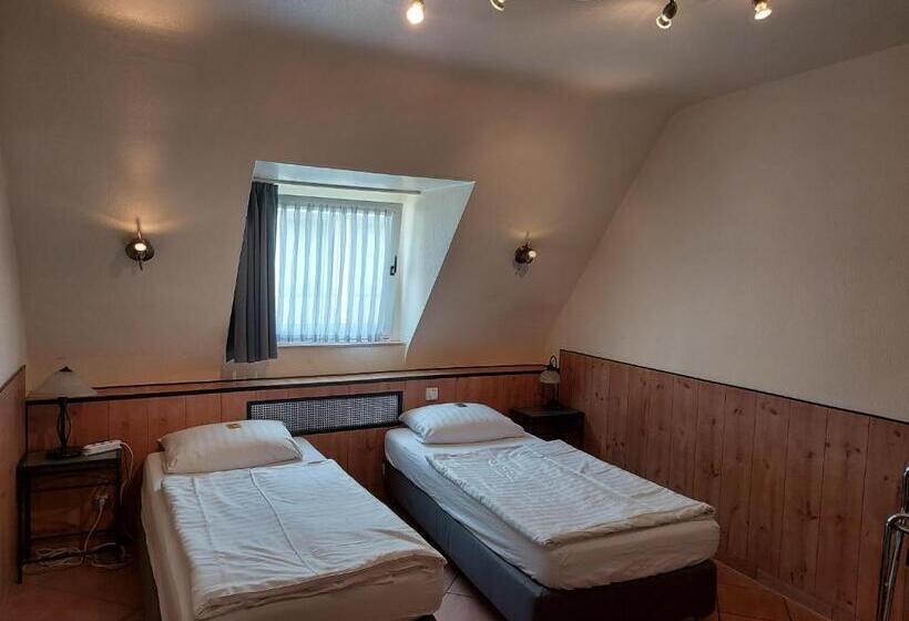 בית מלון כפרי Müller Köln