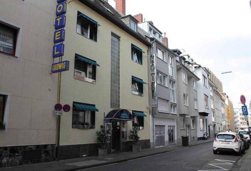 בית מלון כפרי Müller Köln