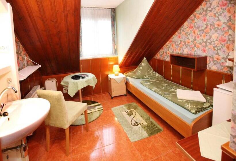 Отель Pension Klaer