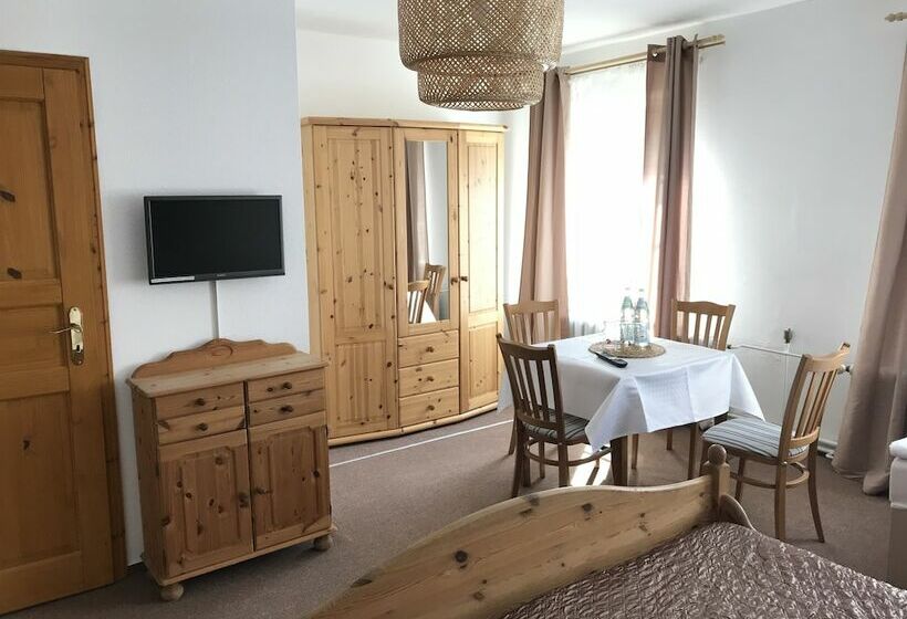 ホテル Pension Neuschönau