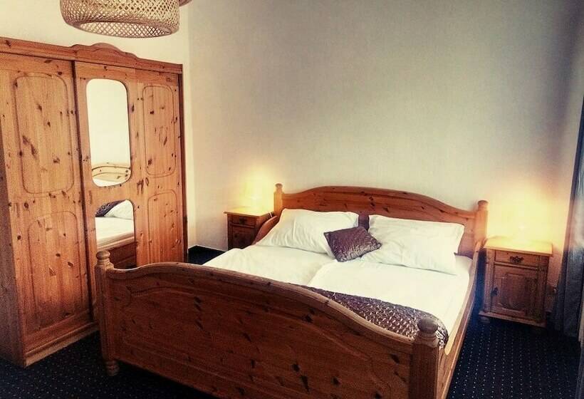 ホテル Pension Neuschönau