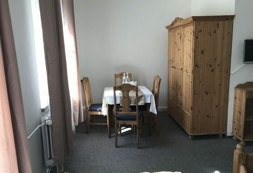 ホテル Pension Neuschönau