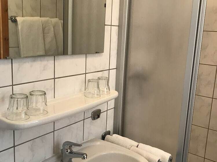 ホテル Pension Neuschönau