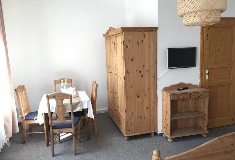 ホテル Pension Neuschönau