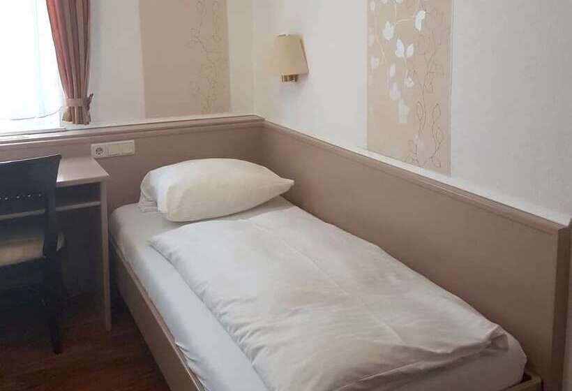 فندق Restaurant Knechtstedener Hof