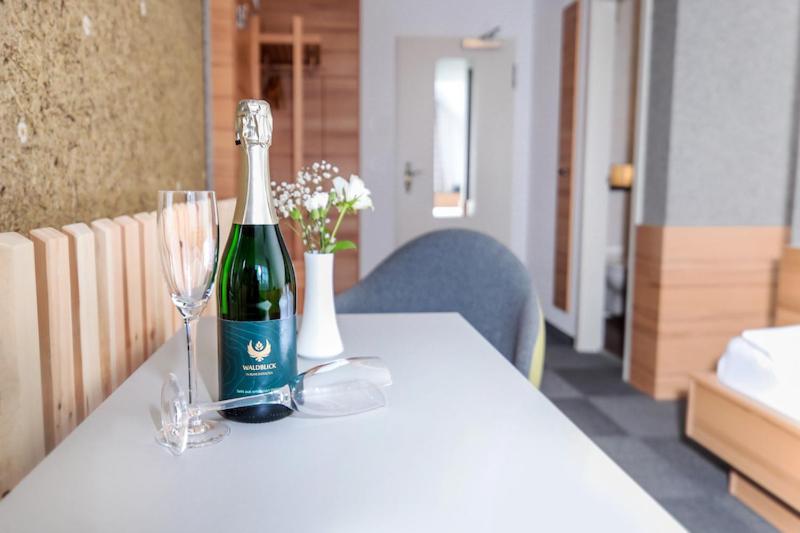 ホテル & Restaurant Waldblick