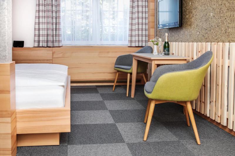 ホテル & Restaurant Waldblick