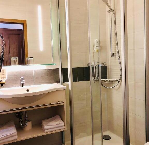 ホテル & Restaurant Waldblick