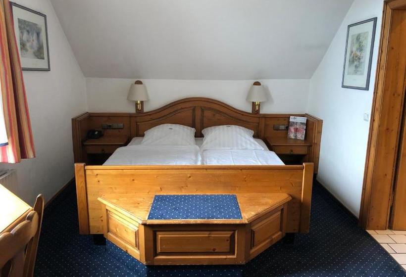 호텔 Restaurant Zum Neuling