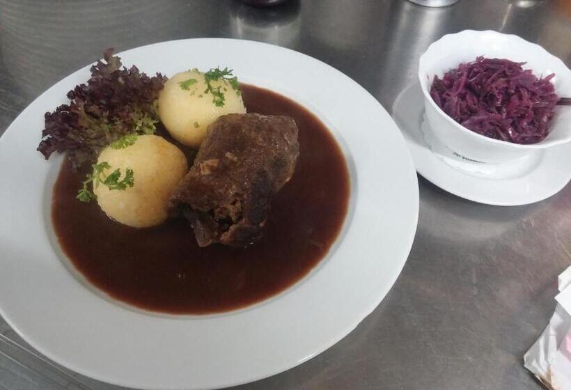 호텔 & Restaurant Zur Weintraube