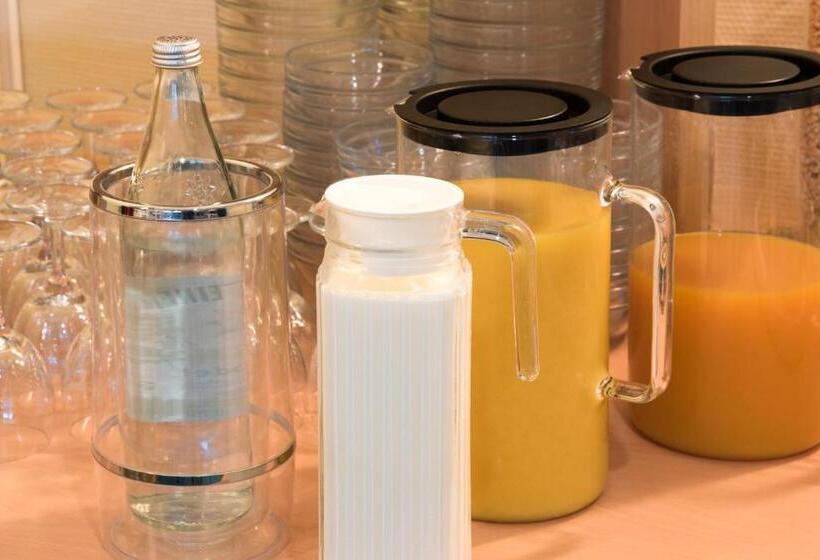 ホテル Saar Galerie