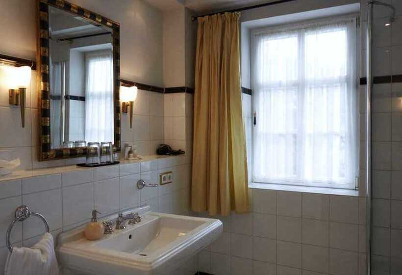 هتل Snorrenburg Gmbh