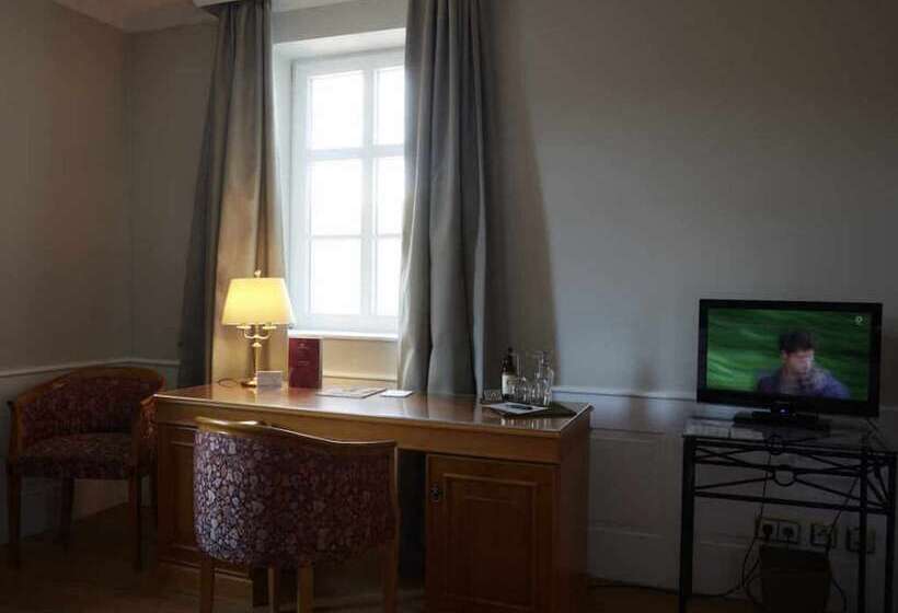 هتل Snorrenburg Gmbh