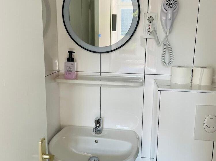 호텔 Tempelhof  Citymessearena