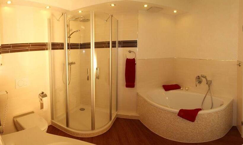 فندق Waldhaus Lauenhain