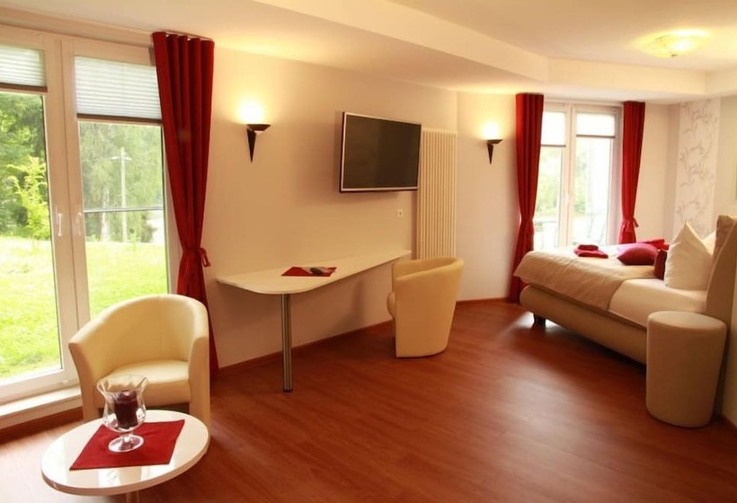 فندق Waldhaus Lauenhain