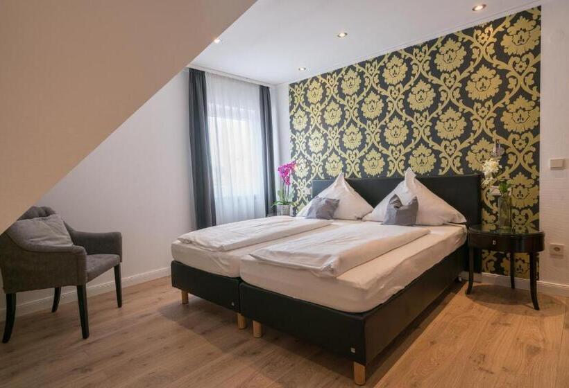 Отель Zum Augarten