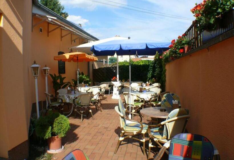 בית מלון כפרי Zur Deutschen Eiche