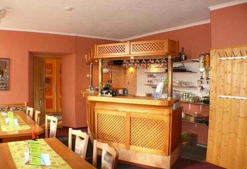 בית מלון כפרי Zur Deutschen Eiche