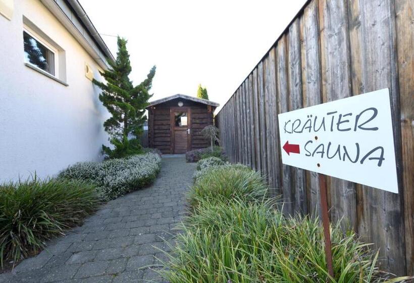 Kurhotel Grüttner Mit Eigenem Sole Thermal Schwimmbad 32 Grad Und Saunalandschaft